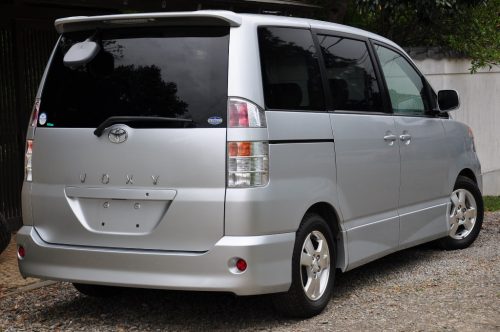 Tayota Voxy 7 seater - Image 2